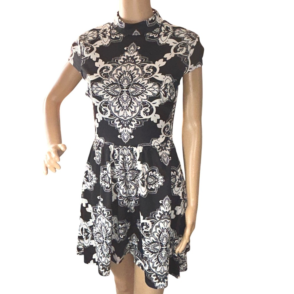 B Darlin Womens Fit and Flare Mock Neck Damask Print Mini Dress Size 7/8 Classic